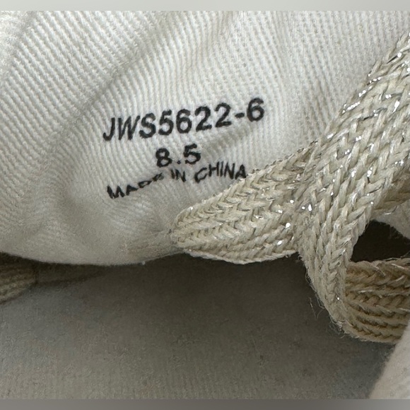 Johnny Was Vixie Floral Embroidered Low Top Leather Sneakers Womens Size 8.5 - Picture 11 of 13